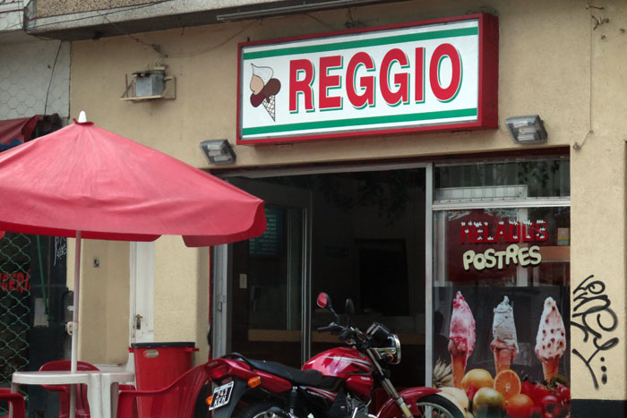 Denuncian precarización laboral en las heladerías Reggio