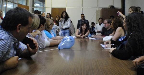 Escuela Nº 2: el Municipio gestionará una reunión con De Lucía