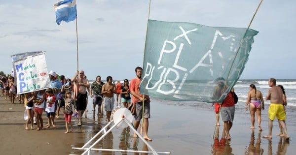 Playas públicas: nueva marcha por “un derecho de todos”