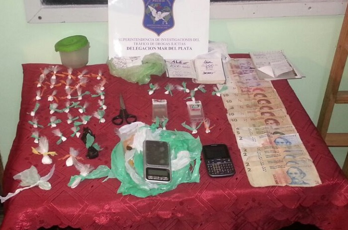 Detuvieron a un hombre acusado de vender cocaína en La Perla