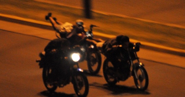 Picadas ilegales: quince motos secuestradas en Batán