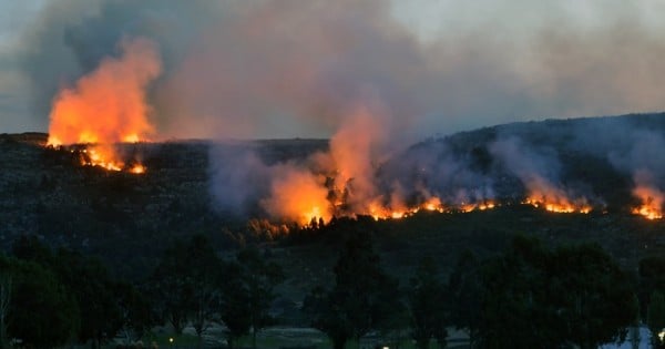 Incendio en la Sierra El Volcán avanza hacia campos de cebada