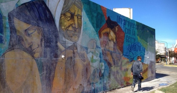 Tras la pintada de Scioli, el mural vuelve a ser mural