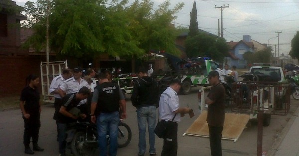 Robos en Fortunato de la Plaza: secuestraron 18 motos