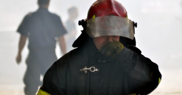 Incendio en una planta pesquera provocó una fuga de amoníaco