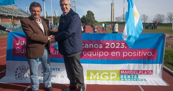Pulti mostró su apoyo a la candidatura de Julián Domínguez