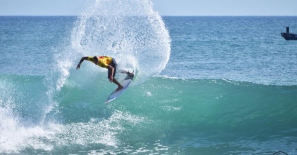 El surf argentino y otro podio