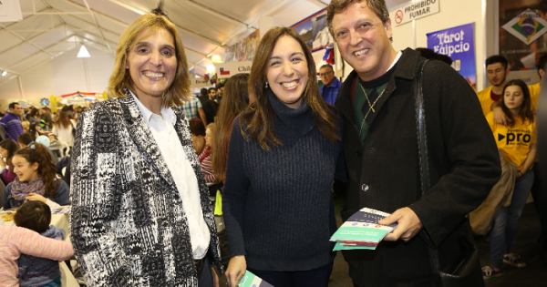 María Eugenia Vidal recorrió la Feria de las Colectividades con Baragiola