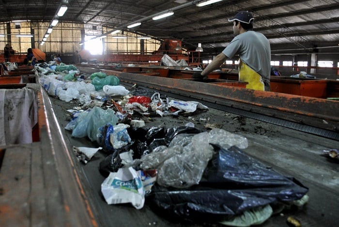 La planta de reciclado de CURA, con maquinaria rota y sin respuestas del Emsur
