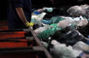 Cuarentena: tras dos meses, la cooperativa CURA reabrió la planta de reciclado