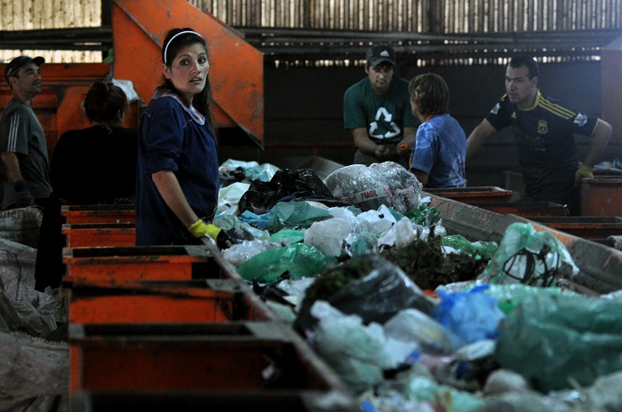 CURA: vivir de la basura para subsistir