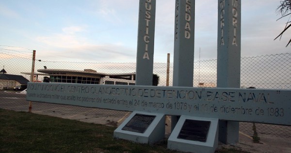 “Atacar uno de estos memoriales es practicar el negacionismo”