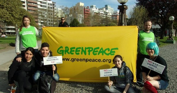 Greenpeace reclamó en la ciudad por el uso de energías limpias