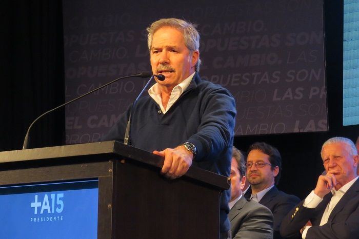 Felipe Solá: “Macri piensa que los argentinos somos salames”