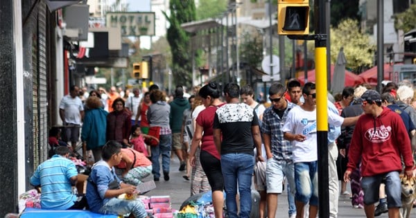 Peatonal: aumenta la venta callejera sobre San Martín