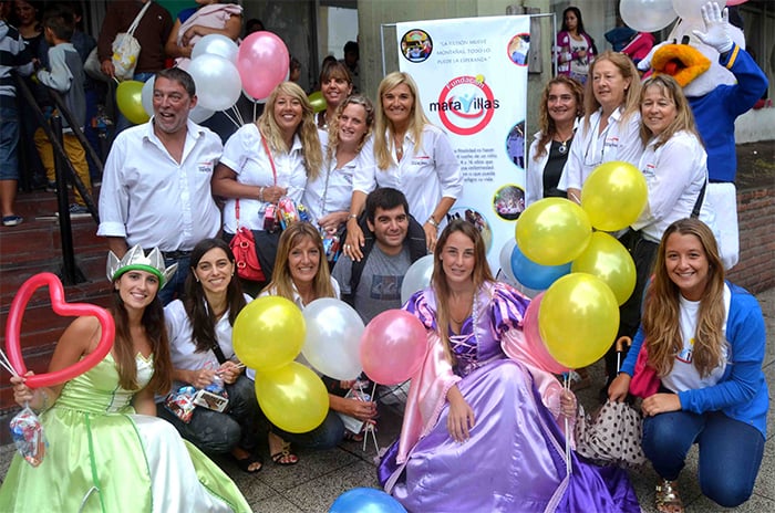 Globos y golosinas para conmemorar el Día del Niño Oncológico
