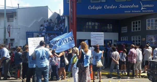 Colegio Saavedra Lamas: denuncian persecución de delegados y docentes