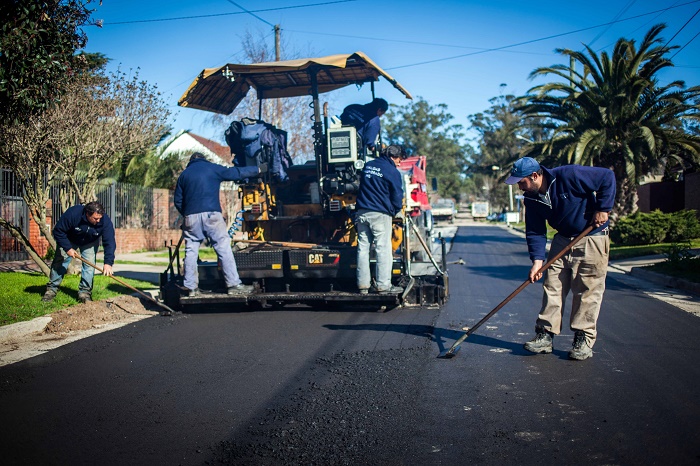 Comienzan los trabajos adeudados para asfaltar casi 60 calles
