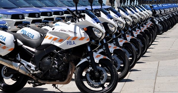 El ministro Ritondo trae 40 motos más para reforzar el CPC