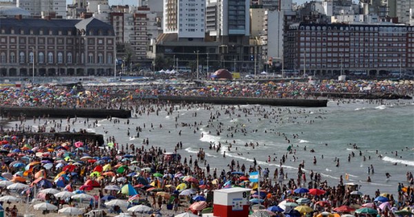 En la primera quincena llegaron 620 mil turistas a Mar del Plata