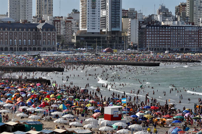 En la primera quincena llegaron 620 mil turistas a Mar del Plata