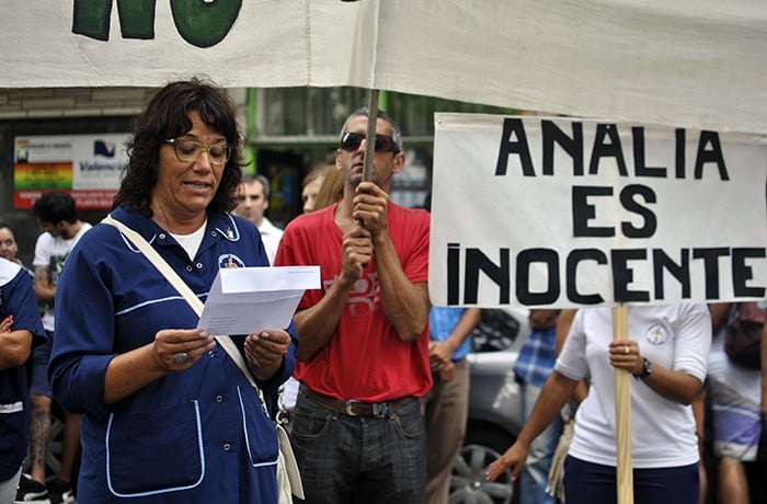 PROTESTA A FAVOR Y EN CONTRA DE ANALIA SCHWARTZ (9)