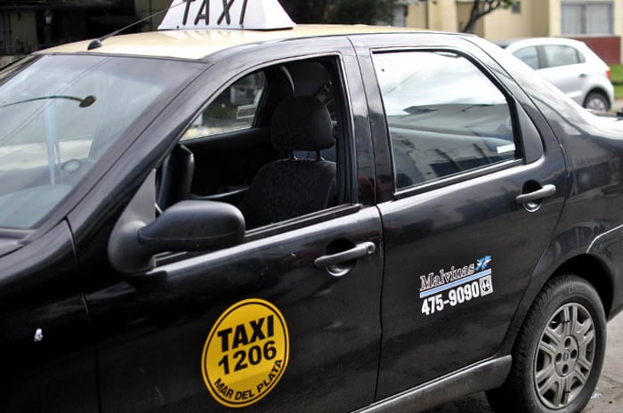 Héroes al volante: la cooperativa de Taxis Islas Malvinas