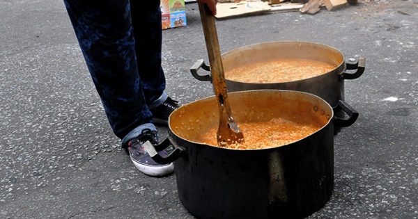 Organizaciones sociales piden mayor entrega de alimentos en los barrios