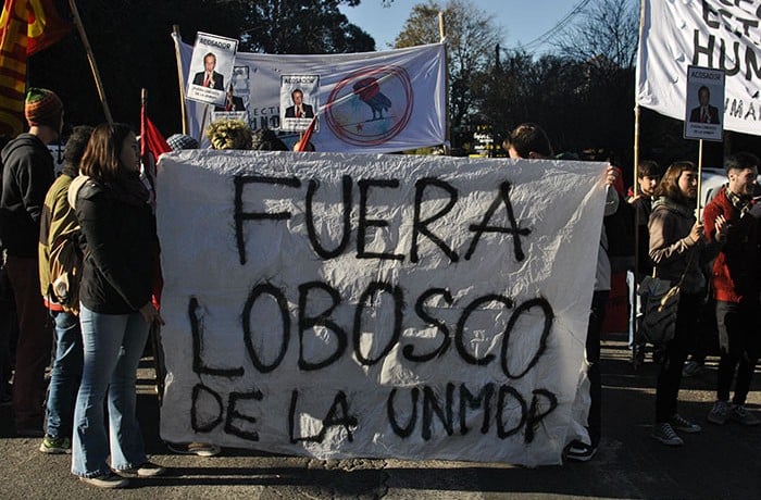LOBOSCO PROTESTA UNIVERSIDAD  (1)