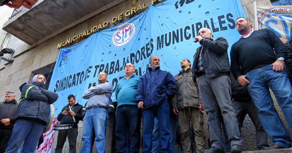 El gobierno, contra el Sindicato de Trabajadores Municipales