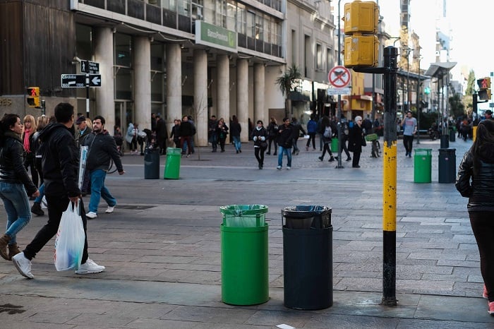 Con cestos en la calle, piden que “más gente separe los residuos”