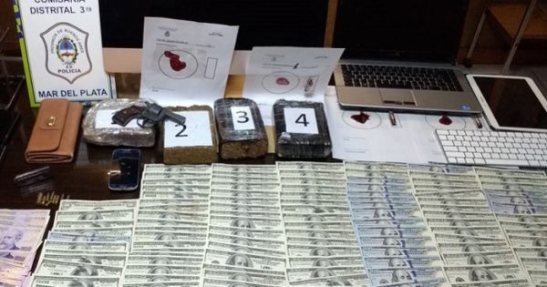 Secuestran droga, dinero y armas: cuatro detenidos