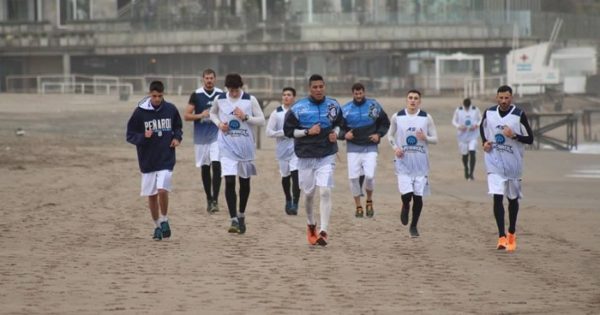 Peñarol se completa en el cuadrangular de Uruguay