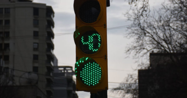Piden poner semáforos con contadores en zonas de fotomultas