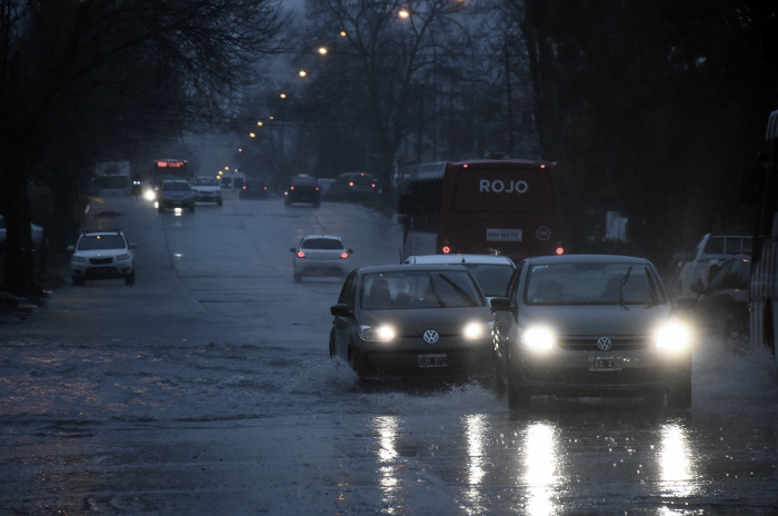Intensa tormenta en Mar del Plata: varias calles anegadas por la lluvia