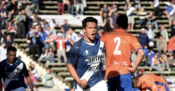 Alvarado goleó a Deportivo Roca en el inicio del Federal A
