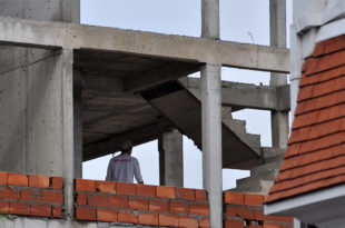 Ingenieros y Arquitectos, contra la “protesta” en obras privadas: alertan por los riesgos