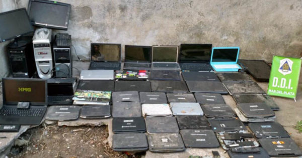 Allanan domicilio y encuentran 50 notebooks y netbooks robadas