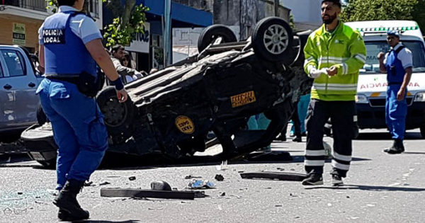 Triple choque, vuelco y seis heridos en Colón y Funes