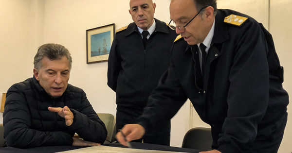 Macri pidió “usar todos los medios para localizar el submarino”