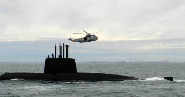 Submarino: descartan rescate, sigue la búsqueda