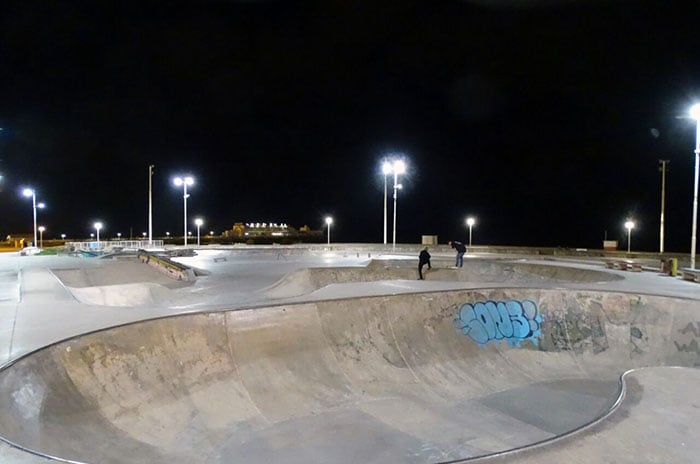 Skate “iluminado” en la Rambla