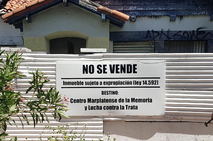 La Casita Azul y un nuevo cartel a modo de reclamo: “No se vende”