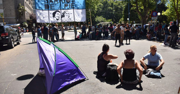 Barrios de Pie se movilizó por deudas del Municipio