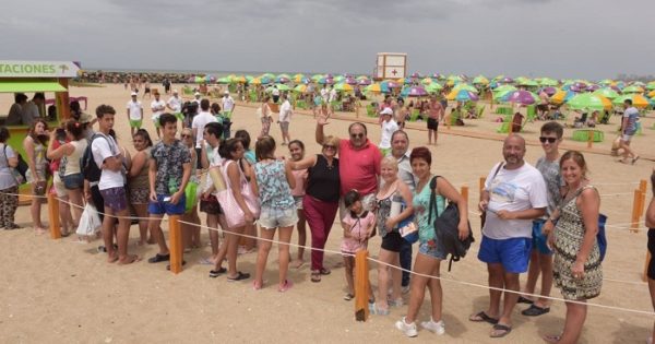 Ya abrieron las playas equipadas: mucha gente en el primer día