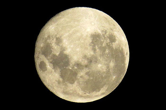 Superluna: en Mar del Plata, se lució pasada la medianoche