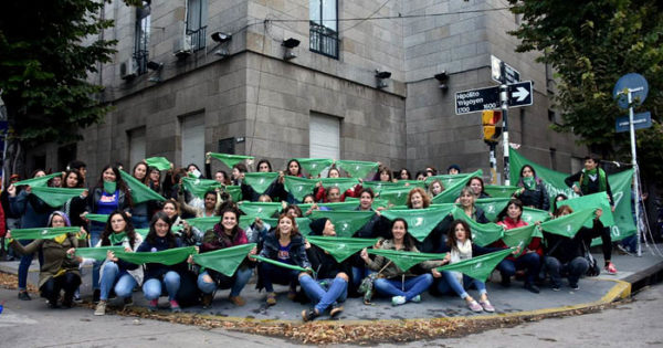 Argentina debate el aborto: hubo un “pañuelazo” en Mar del Plata