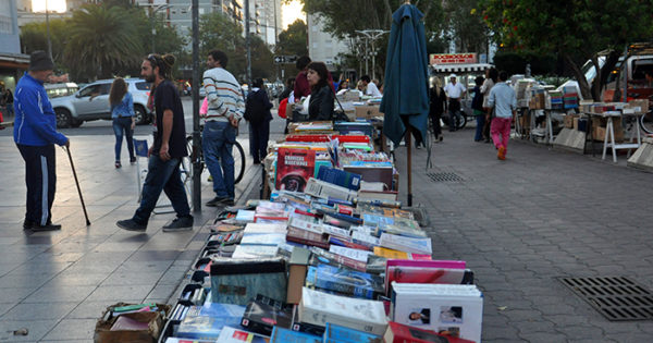 Feria de libros usados: canje, textos al 50% y variada literatura