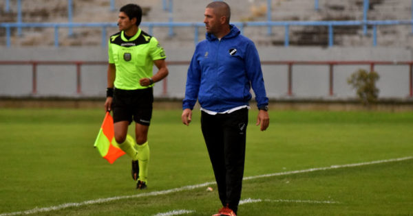 Mauricio Giganti seguirá siendo el entrenador de Alvarado
