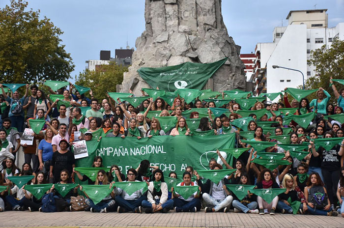 Aborto: “Vamos a llenar el Congreso de pañuelos verdes”